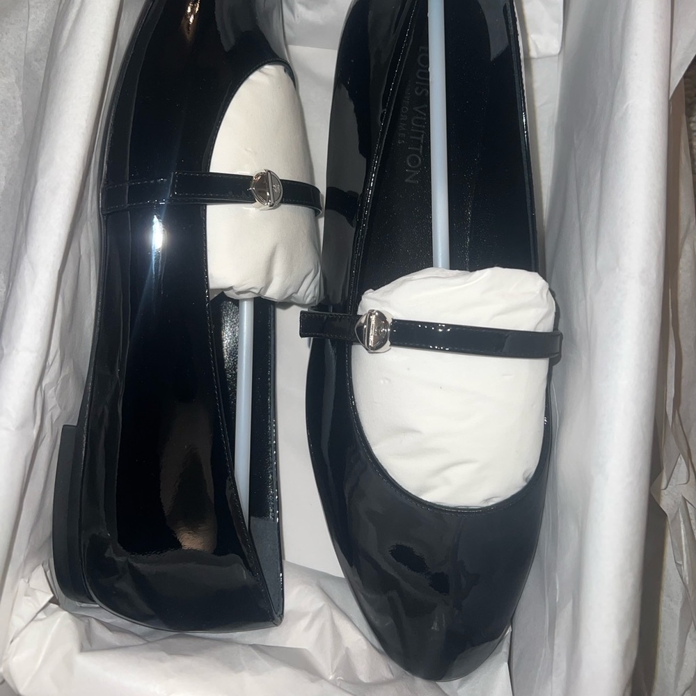 Louis Vuitton flats